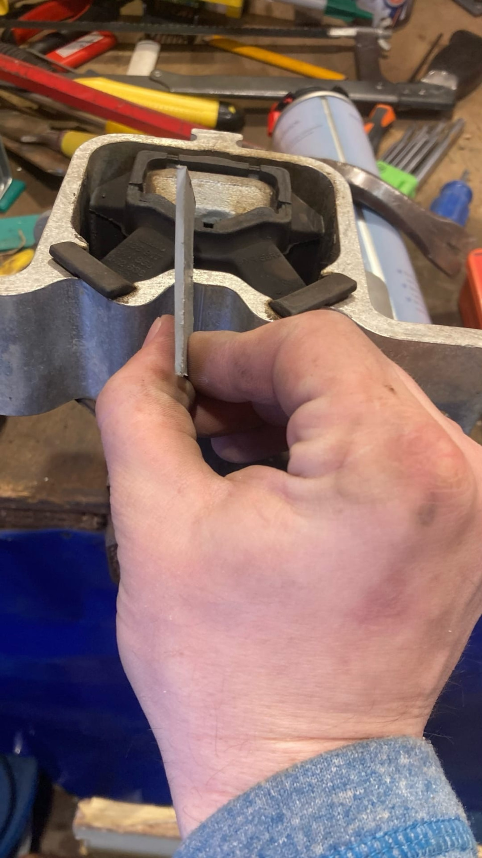 пластинка) — Lada Vesta SW Cross (1G)