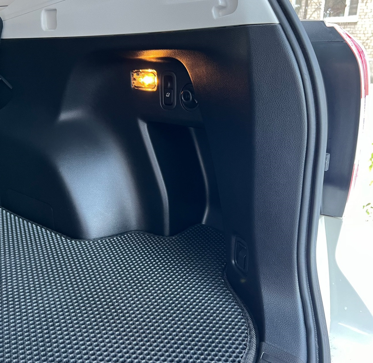 Салон, химчистка, eva-ковры, тонировка — Subaru Forester (SJ), 2 л ...