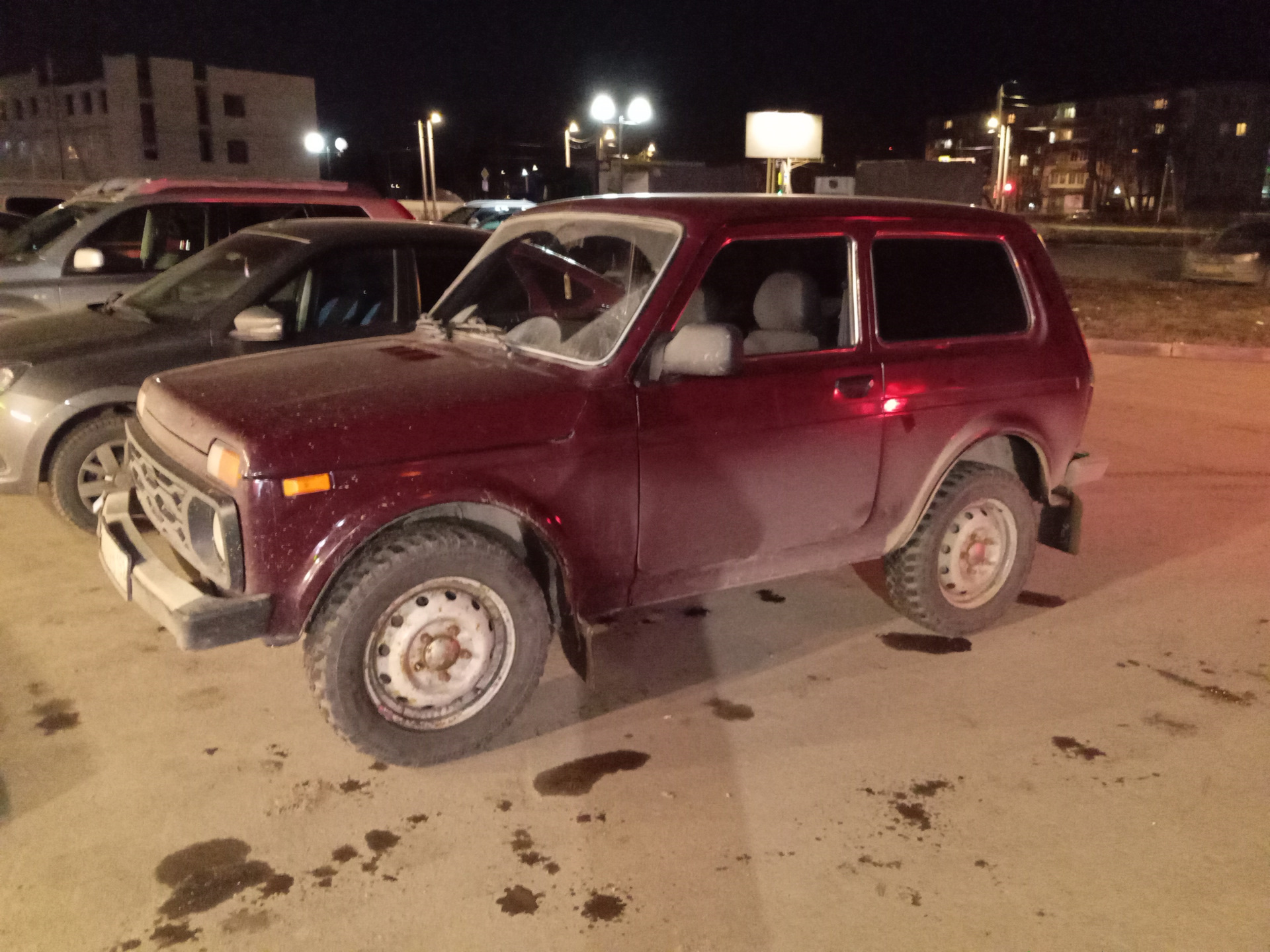 Грязевая резина. Домкрат — Lada 4x4 3D, 1,7 л, 2012 года | шины | DRIVE2