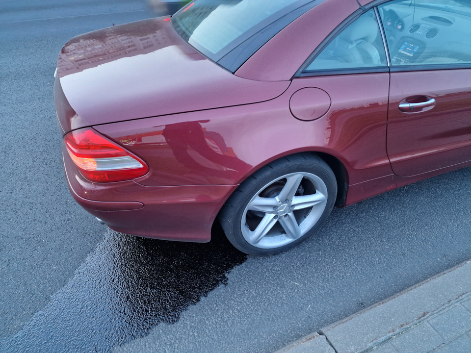Порвался топливный шланг — Mercedes-Benz SL-Class (R230), 5,5 л, 2006 ...