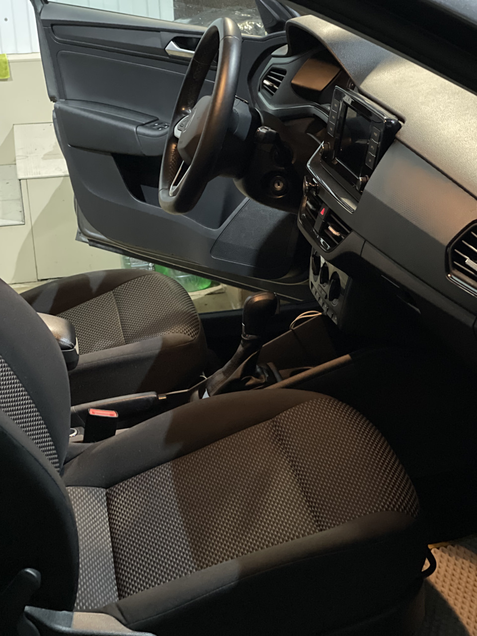 Покупка и установка чехлов🧷 — Volkswagen Polo liftback, 1,6 л, 2020 ...