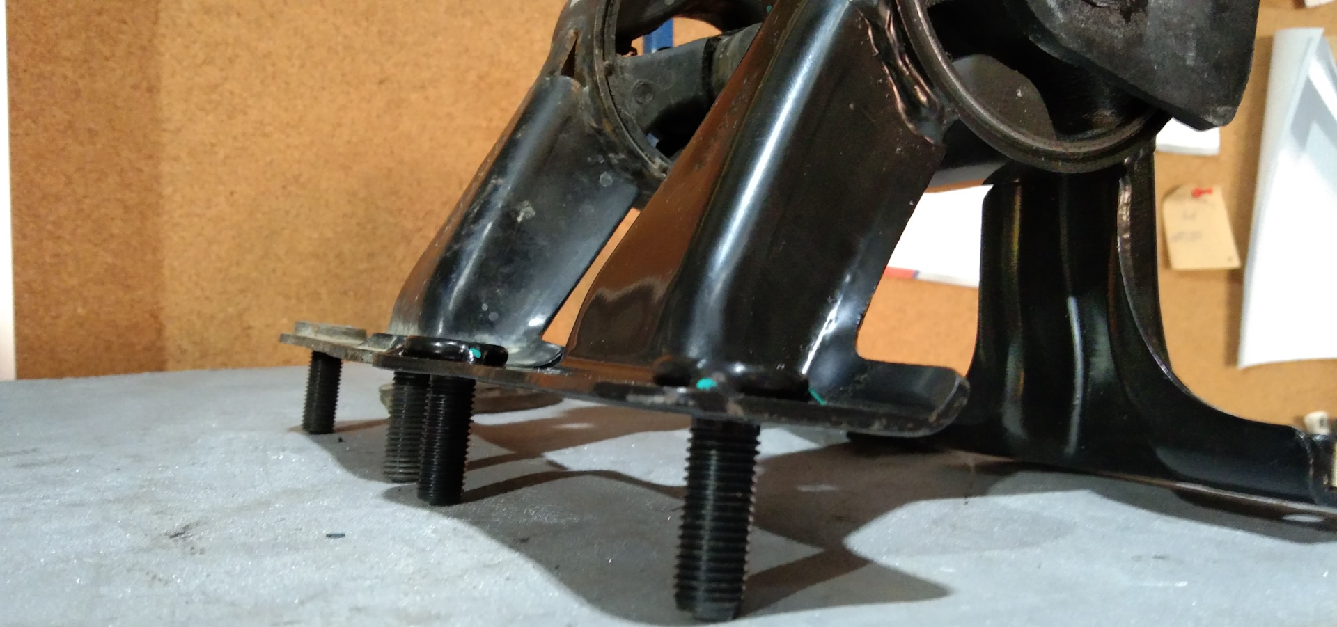 Опора (подушка) двигателя задняя — Geely Emgrand X7, 2 л, 2016 года ...