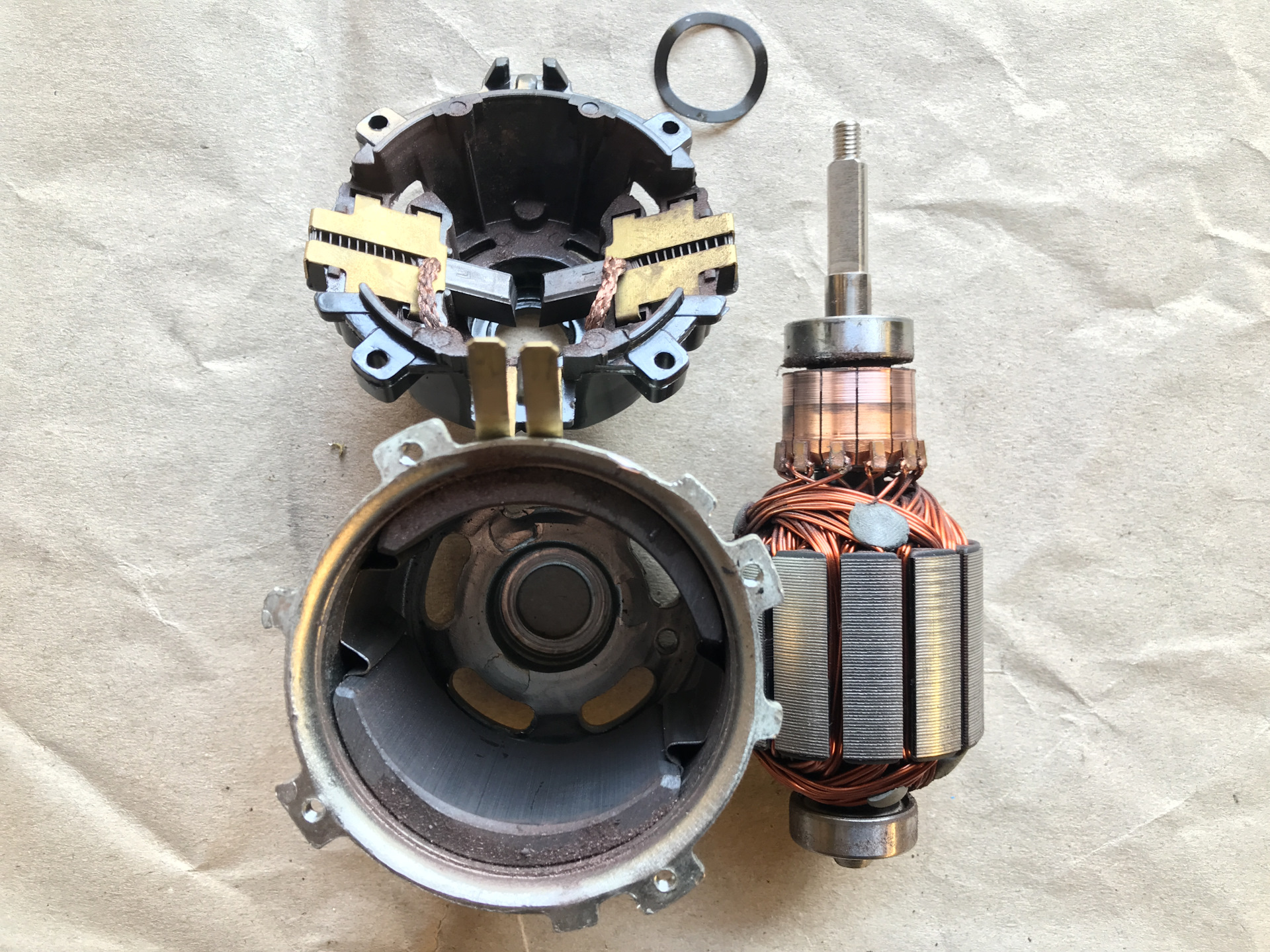 Замена подшипников электродвигателя вентилятора Quattro Freni ...