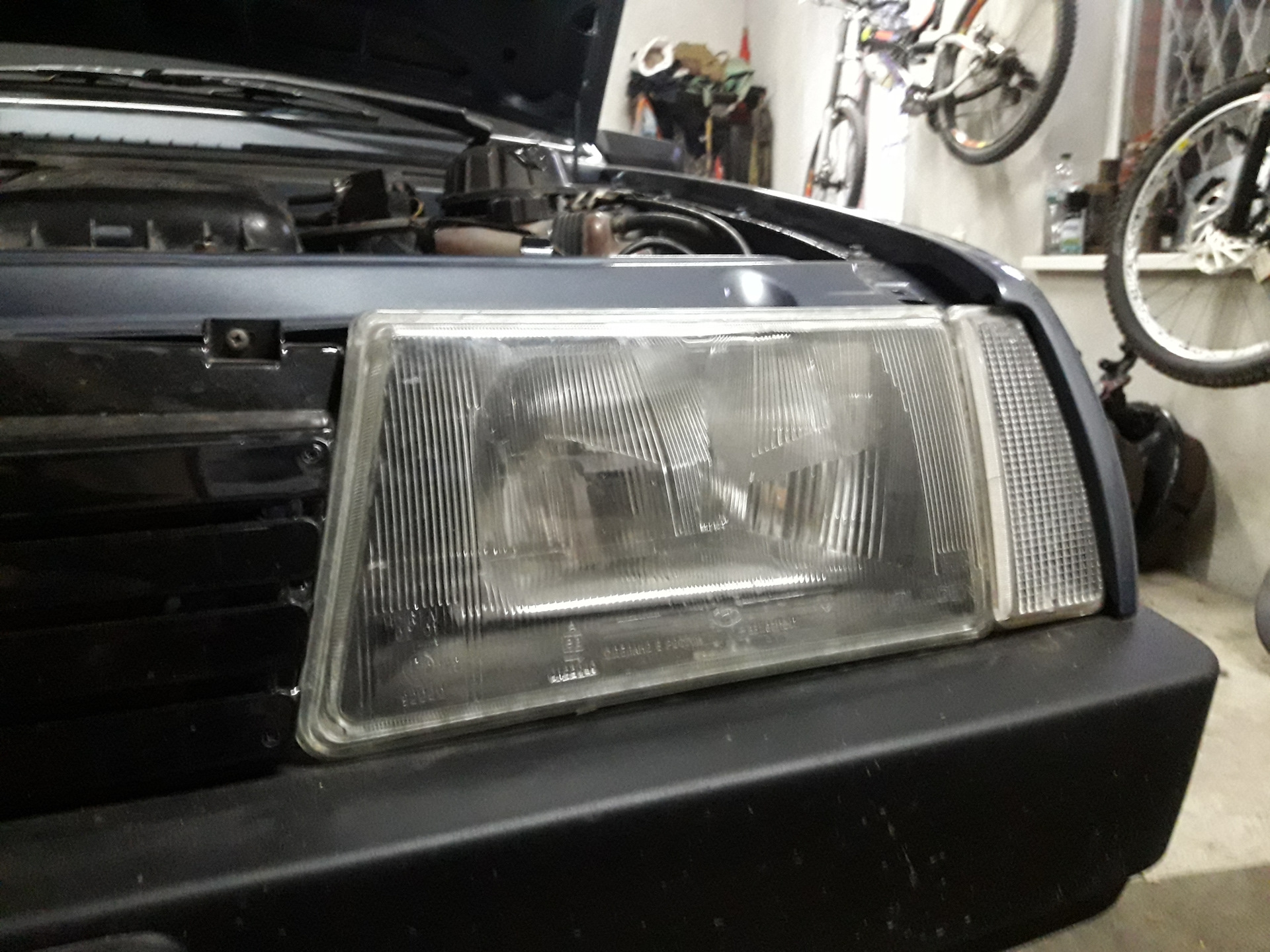 Led фары на ваз 2114. Фары из какого материала. Фара мерседес e350 2014. Фары ваз 2114 передние фары. Фары из какого материала.