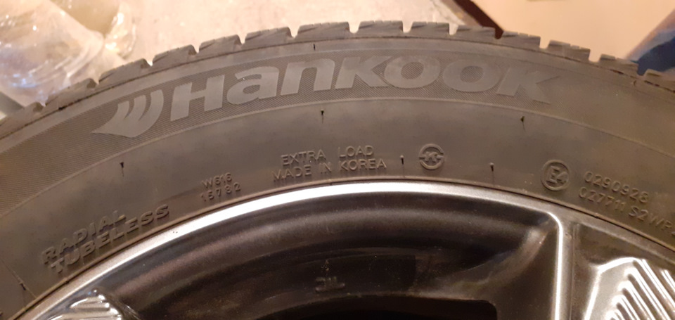 Шины зимние нешипованные Hankook 205/60 R16, литые диски K&K Кинезис ...