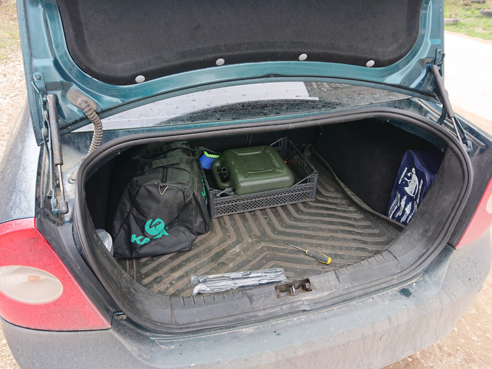 Замена амортизаторов крышки багажника и прошивка Евро-2 без ЕГР — Ford ...