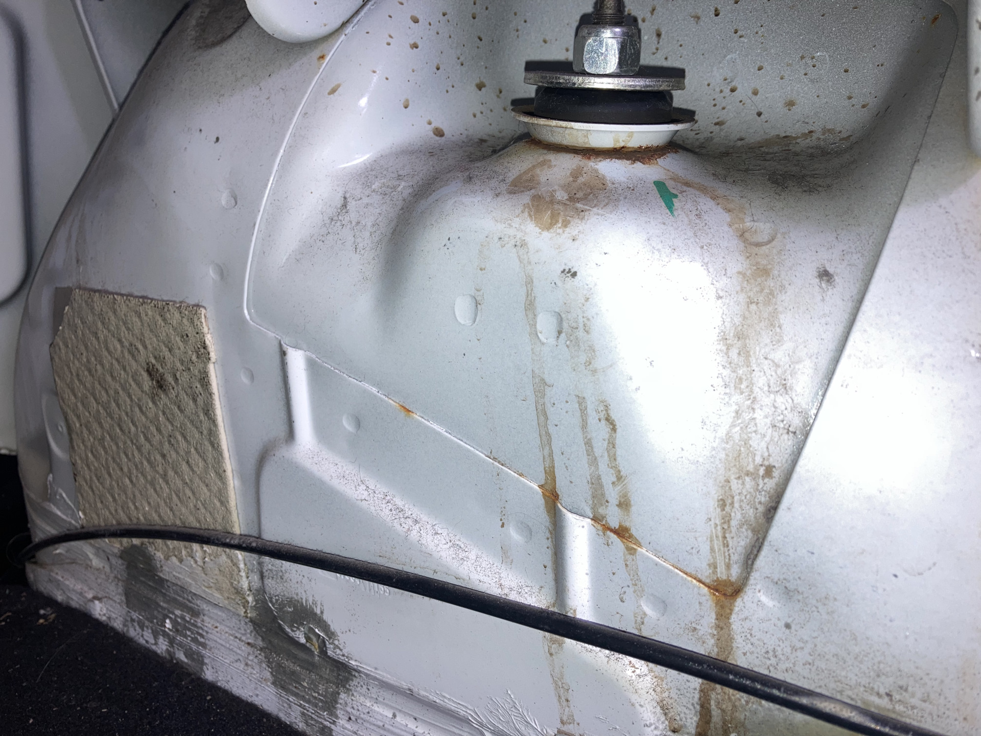 Вода в багажнике и РЖАВЧИНА — Renault Logan (2G), 1,6 л, 2019 года ...