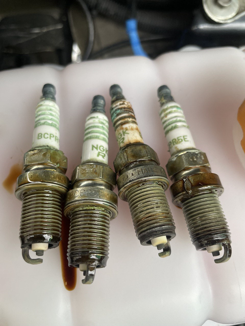 Масло на свечах — УАЗ Patriot, 2,7 л, 2021 года | электроника | DRIVE2