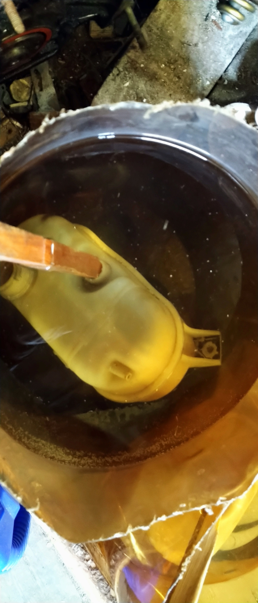 Очистка расширительного бачка. — BMW 7 series (E23), 3,5 л, 1985 года ...