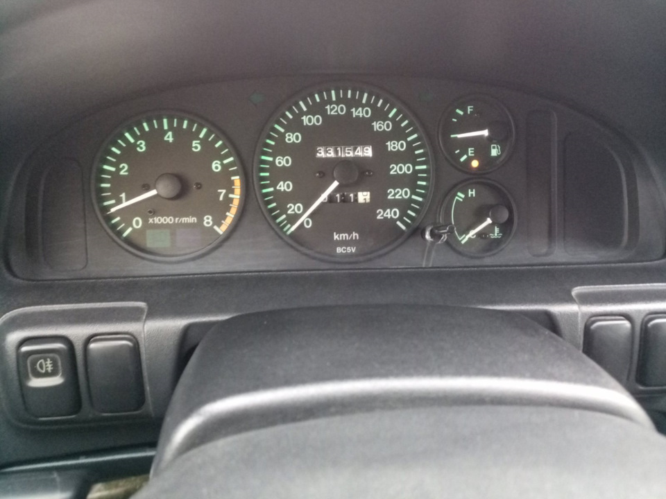 Постоянно горит лампочка низкого уровня топлива. — Mazda 323 V, 1,5 л ...