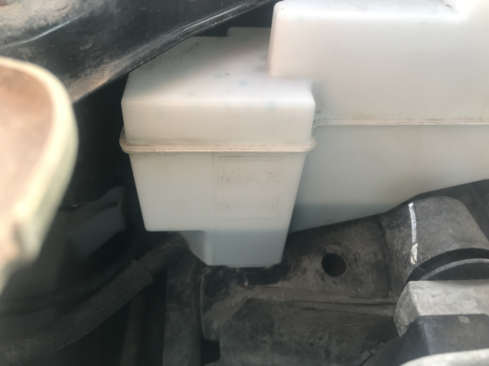 Доливка антифриза — Nissan X-Trail III (t32), 2,5 л, 2019 года ...
