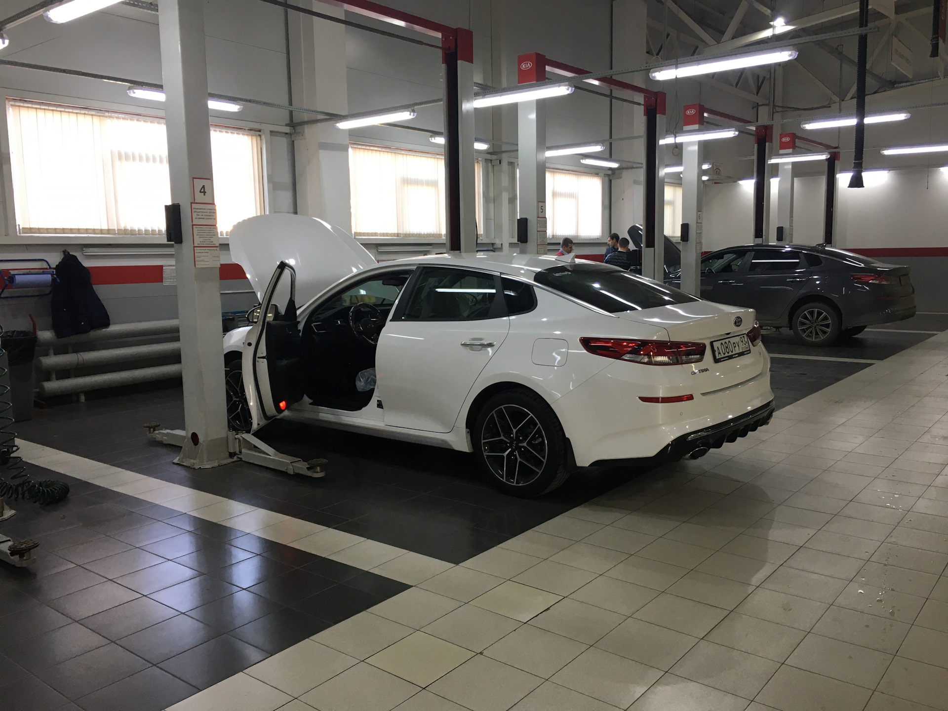 Сейчас Kia Optima на мойки