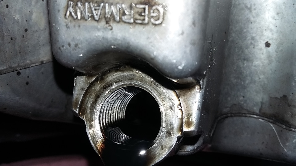 #9 Восстановление резьбы в картере двигателя — Audi A4 (B7), 1,9 л ...