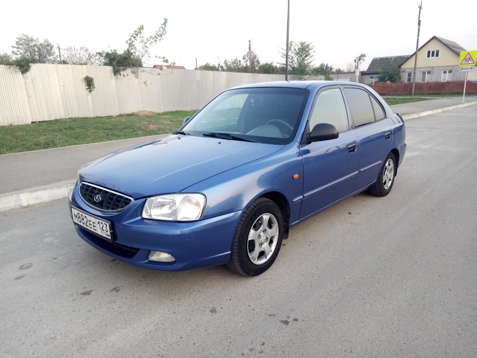 Accent 2002. Хендай акцент 2002. Hyundai Accent GLS. Акцент Хендай 2002 золотой. 185 70 Хендай акцент.