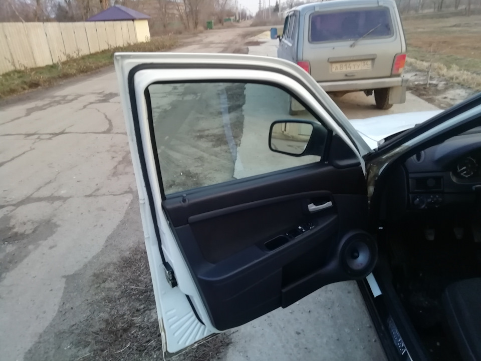 Уплотнение дверей на Приоре, или Небольшой колхоз за небольшую сумму ...