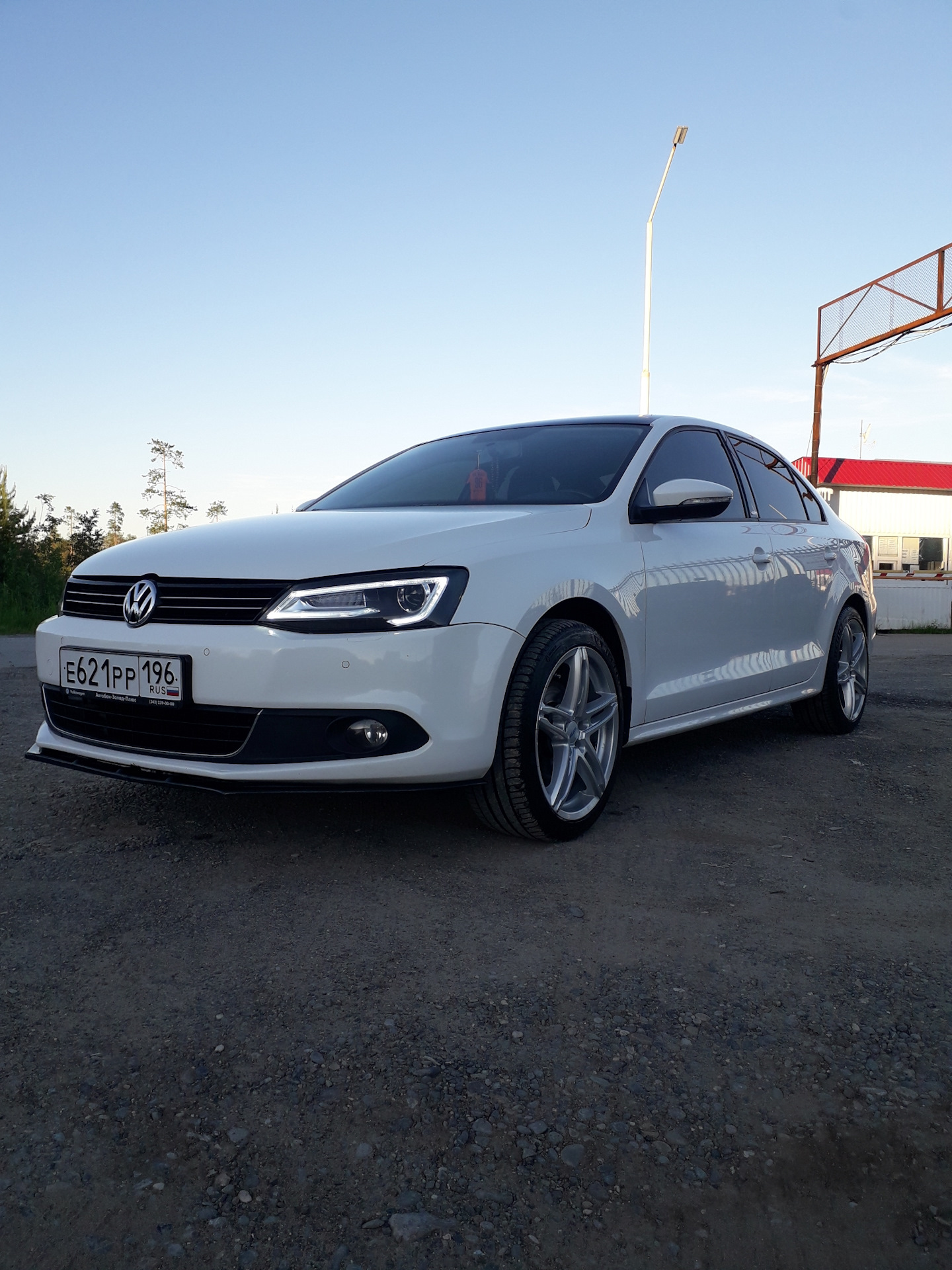 Фара volkswagen jetta