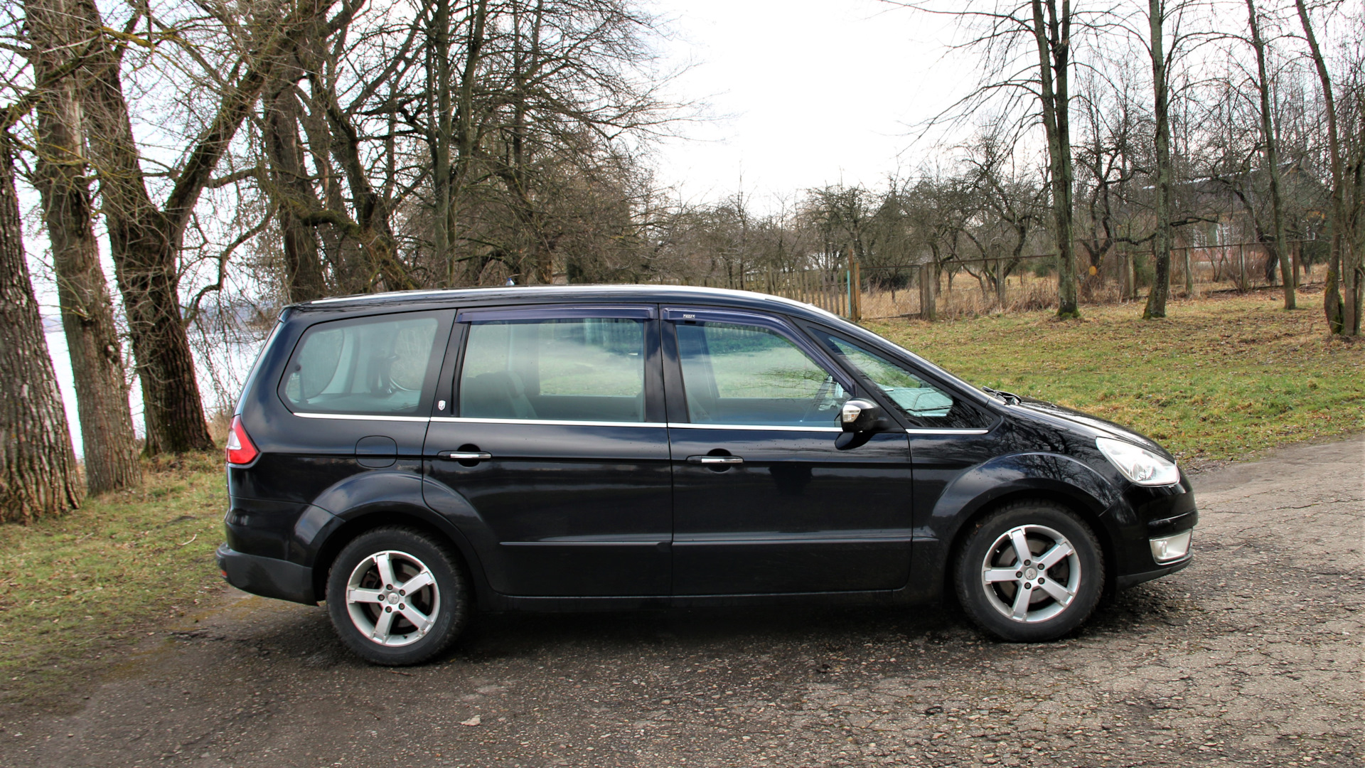 Ford Galaxy 2008. Дефлекторы Форд галакси 2008. Ford Galaxy 2008 петух. Крыша Форд галакси 2008.