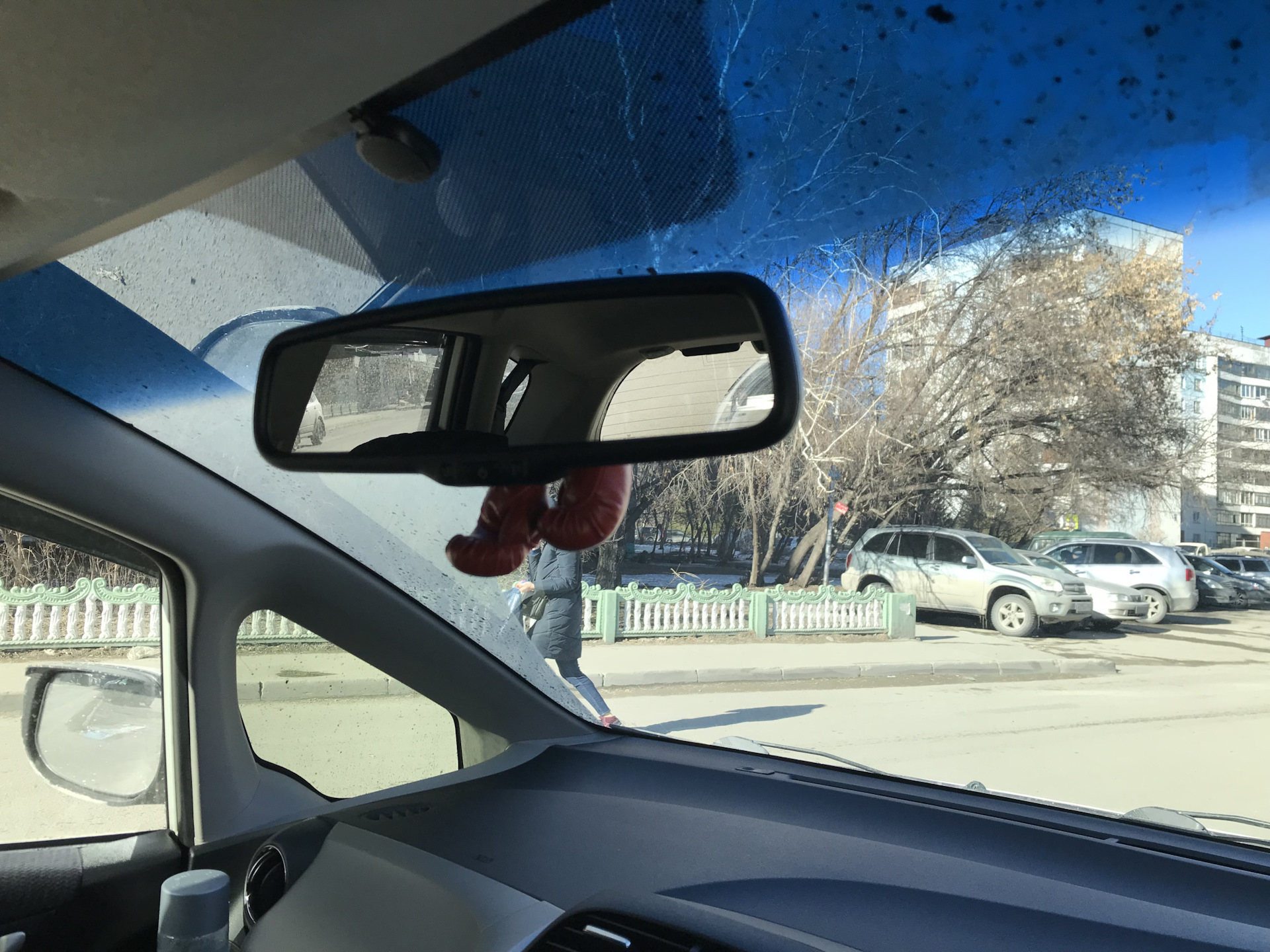 Салонное зеркало с автозатемнением — Honda Fit (2G), 1,3 л, 2010 года ...