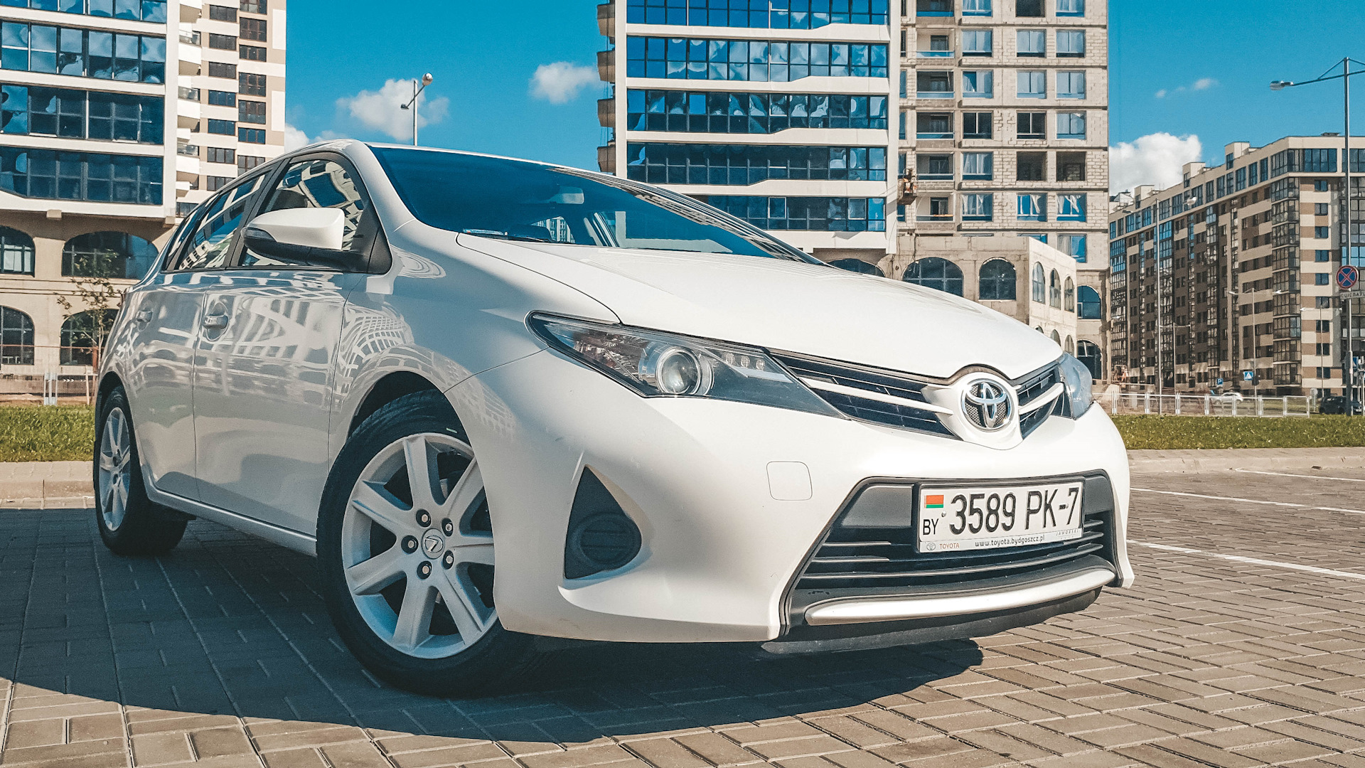 Аурис дизель 1 4. Тойота аурис 2014. Тойота аурис дизель 1.4. Toyota Auris 2014 тюнинг. Toyota Auris характеристики.