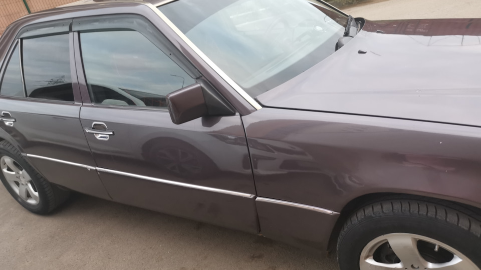 Mercedes-Benz E-Class Фиолетовый E220 m111