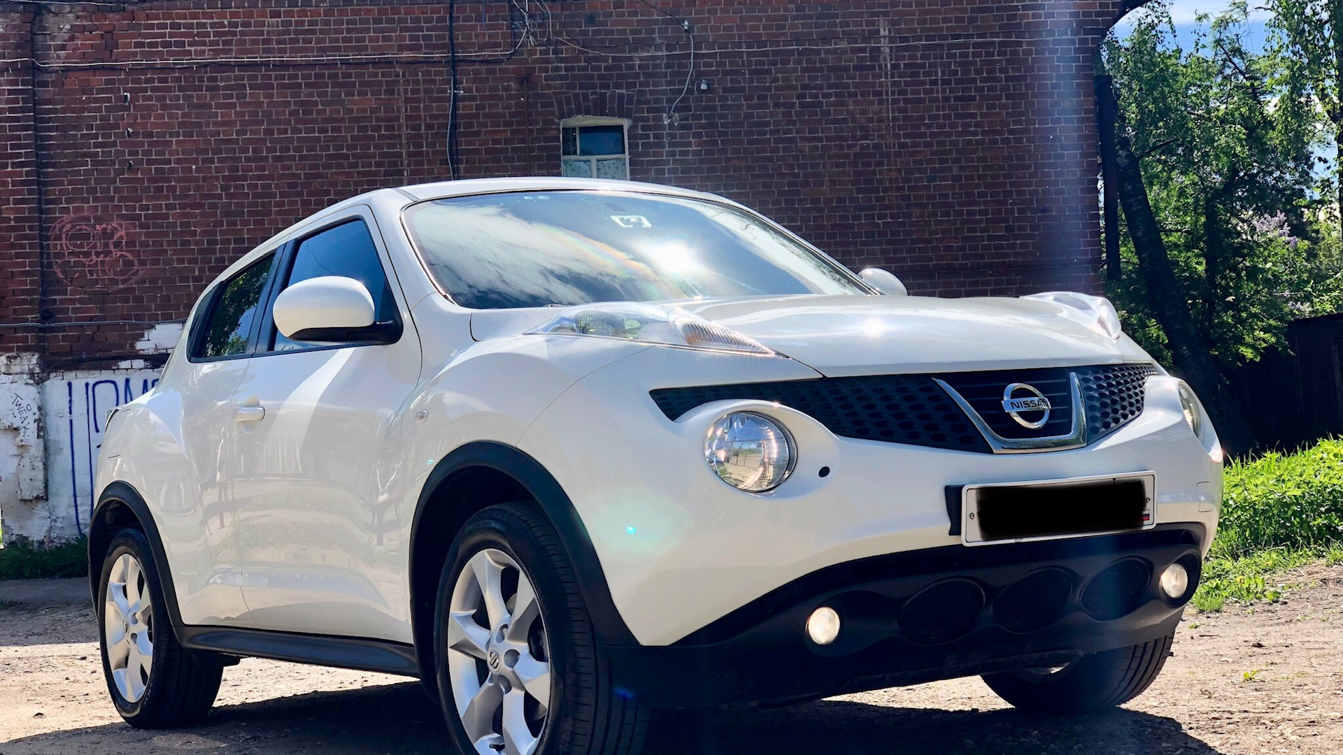 Купить б/у Nissan Juke I 1.6 CVT (117 л.с.) бензин вариатор в Санкт-Петербурге: 