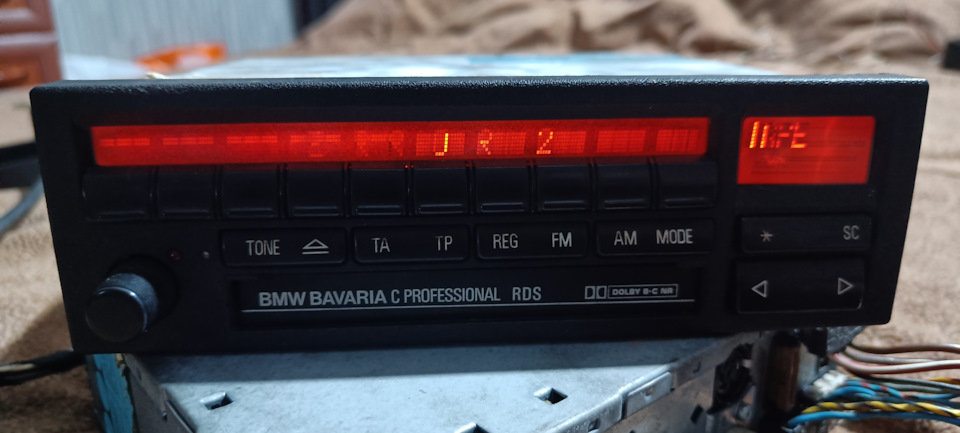 Фото в бортжурнале BMW 7 series (E32)