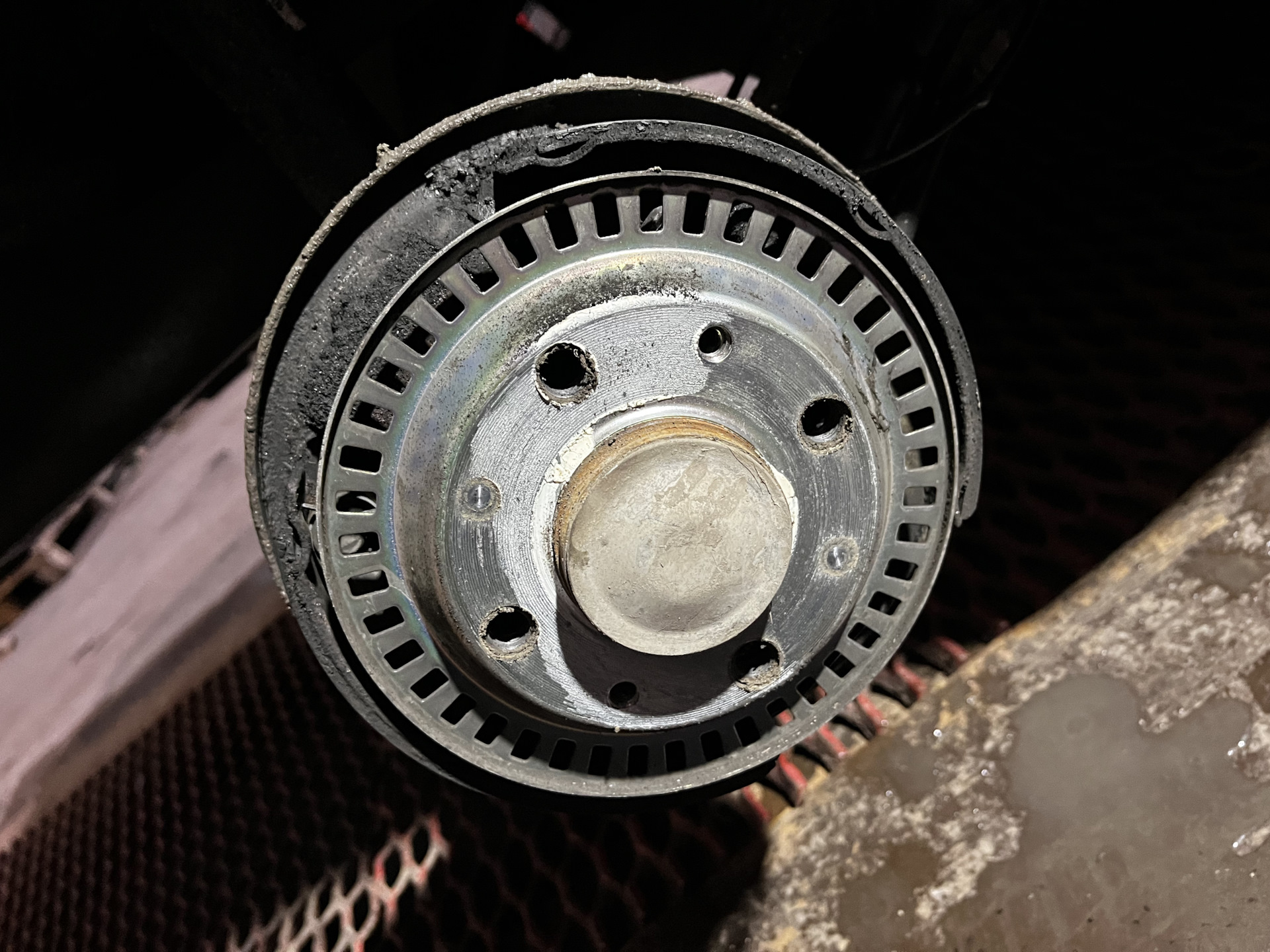 Стерлись колодки — Lada Гранта (2G) FL, 1,6 л, 2021 года | плановое ТО ...