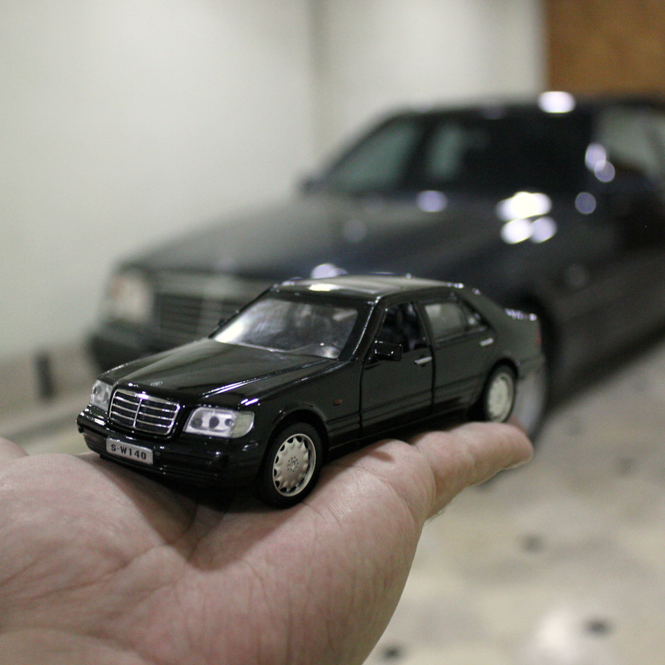 №16 Масштабная модель Mercedes-Benz S W140 1:32 Diecast Toy — Mercedes-Benz  S-Class (W140), 3,2 л, 1998 года | аксессуары | DRIVE2