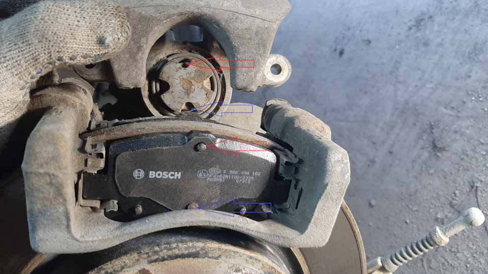 Тормозные диски и колодки Bosch — Toyota Corolla (160), 1,6 л, 2013 ...