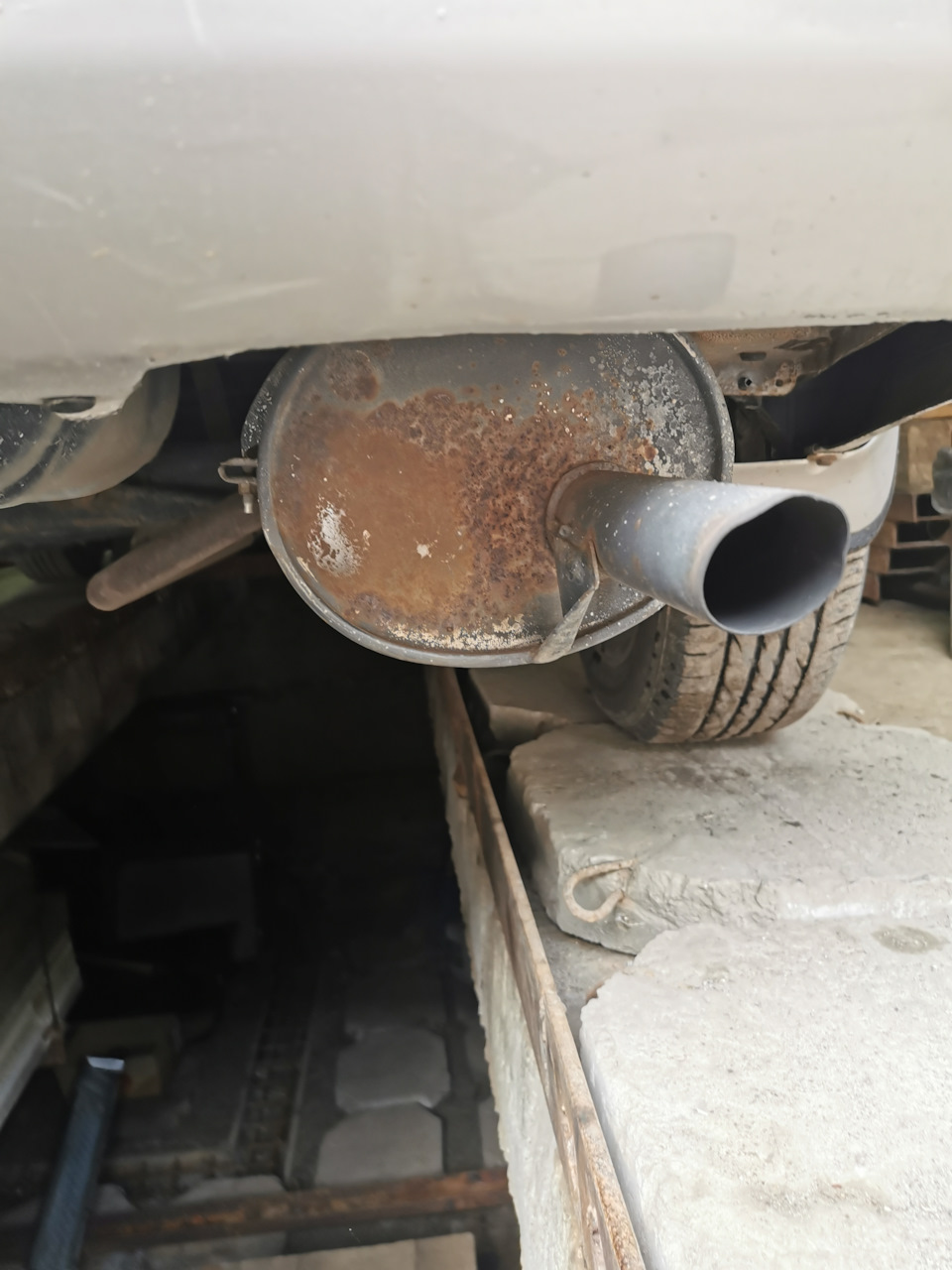 Поверхностная коррозия — Toyota Sprinter (110)