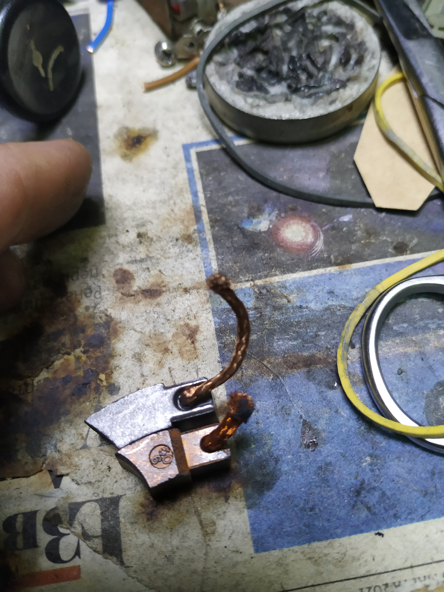 Необычная замена щеток моторчика печки Ford Focus — DRIVE2