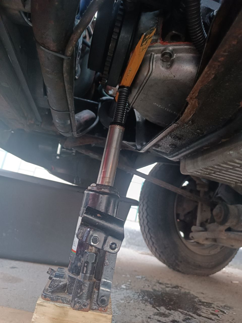 Метод устранения течи масла соединения ГБЦ-Крышка ГРМ змз 405 и ...