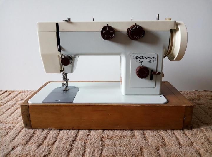 Швейная машинка 143а