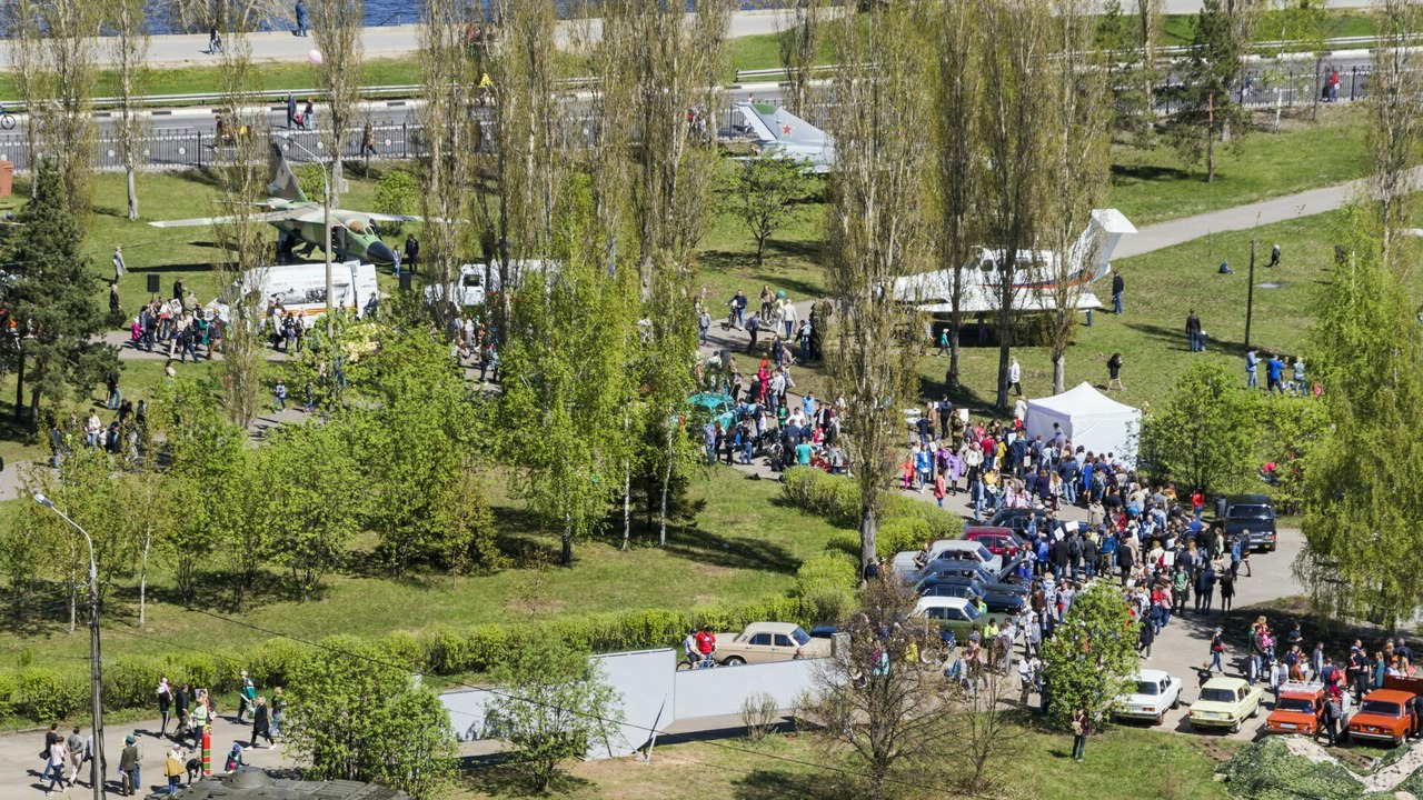 При включении кондиционера глохнет оборот играет напряжения падает — DRIVE2