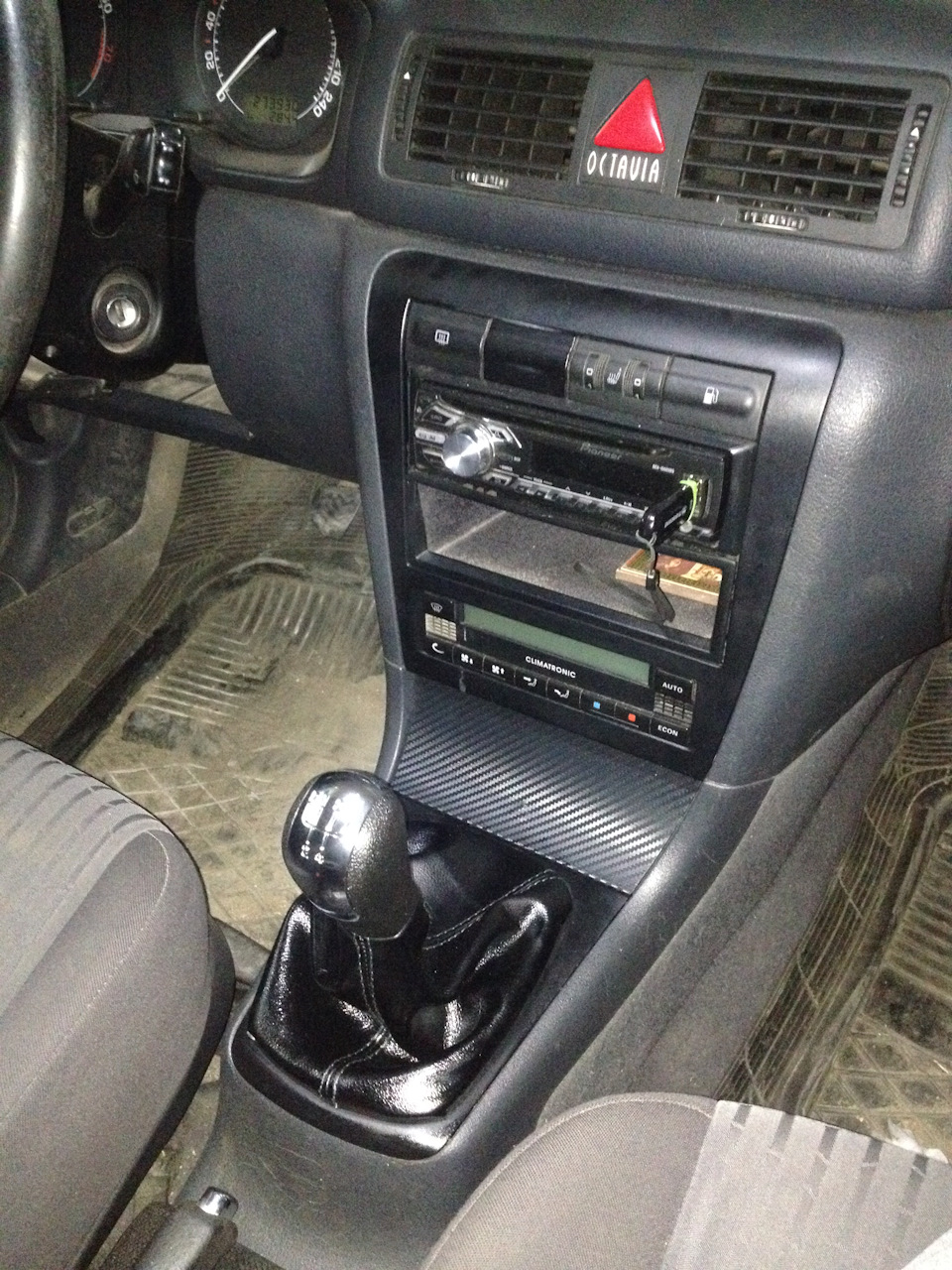 Замена набалдашника кпп… — Skoda Octavia A4 Mk1, 2 л, 2001 года ...