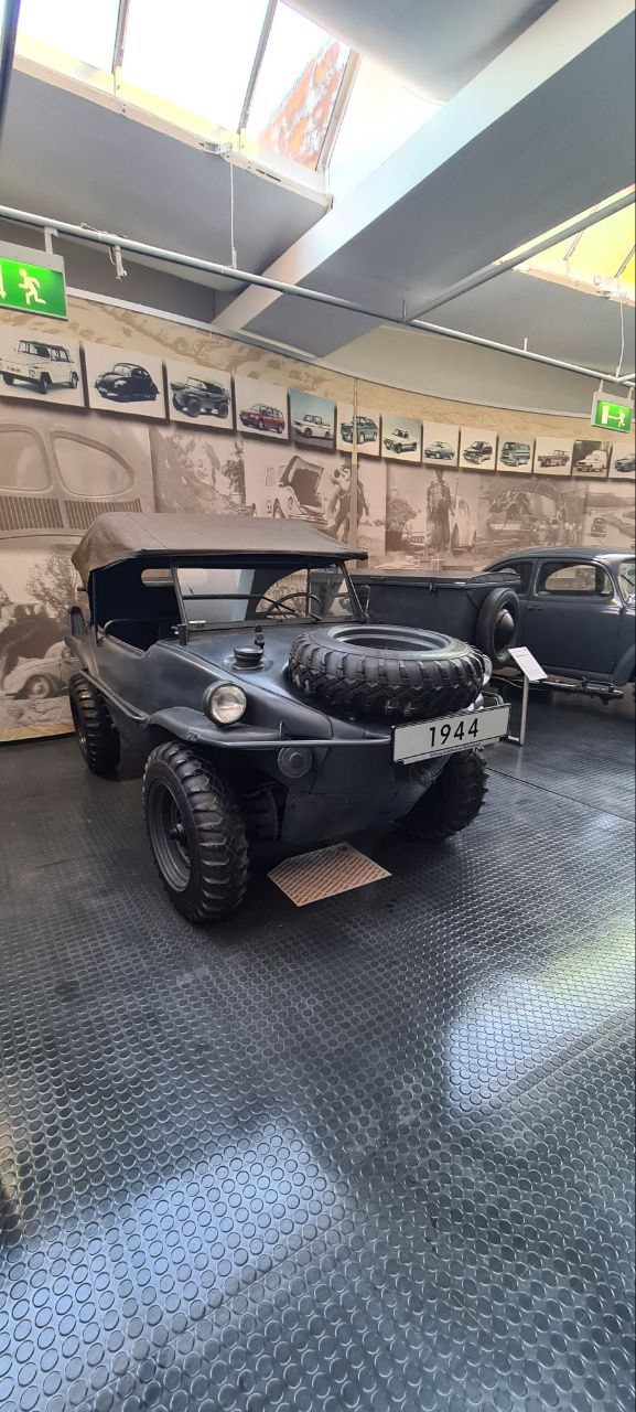 Музей Volkswagen в Вольфсбурге — Volkswagen Passat B8, 1,5 л, 2020 года ...