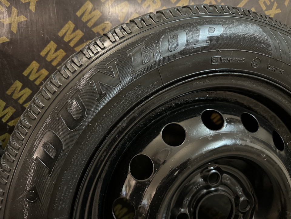 Шины зимние нешипованные Dunlop 175/65 R14, штампованные диски GM 6 ...