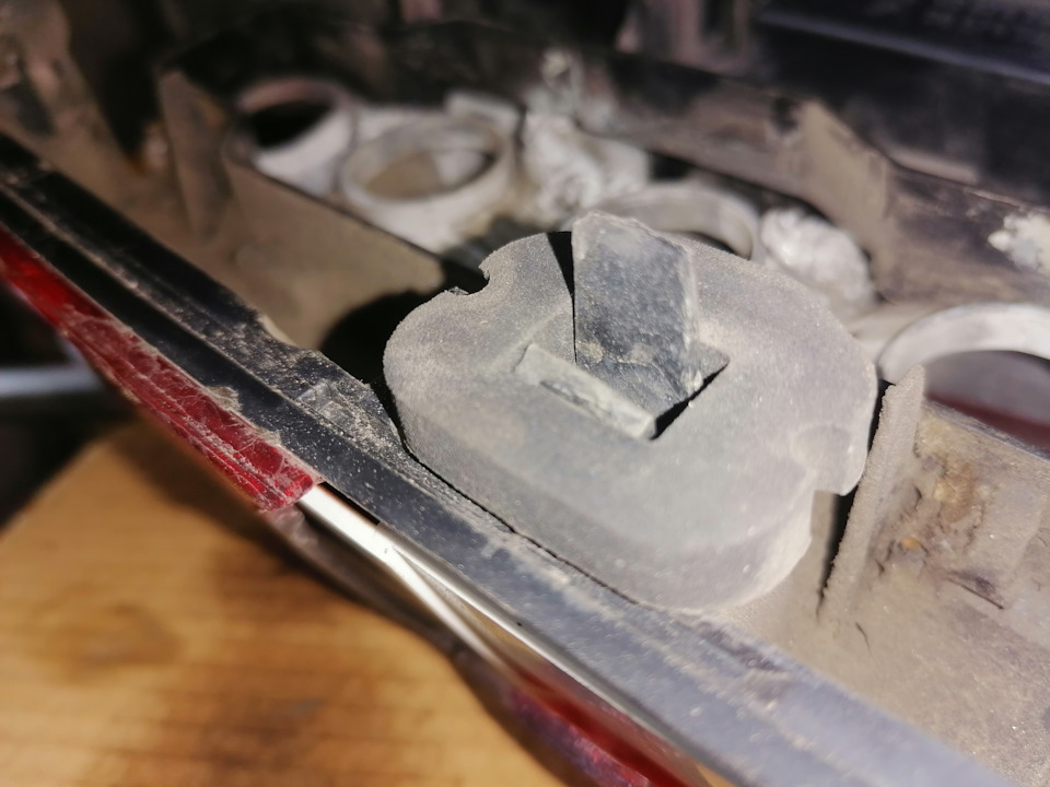 Ремонт заднего фонаря Пежо Партнер. — DRIVE2