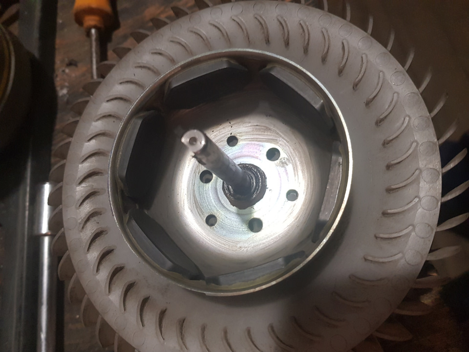 Гудит печка. Снятие, чистка, смазка. — Toyota Crown (S180), 3 л, 2006 ...