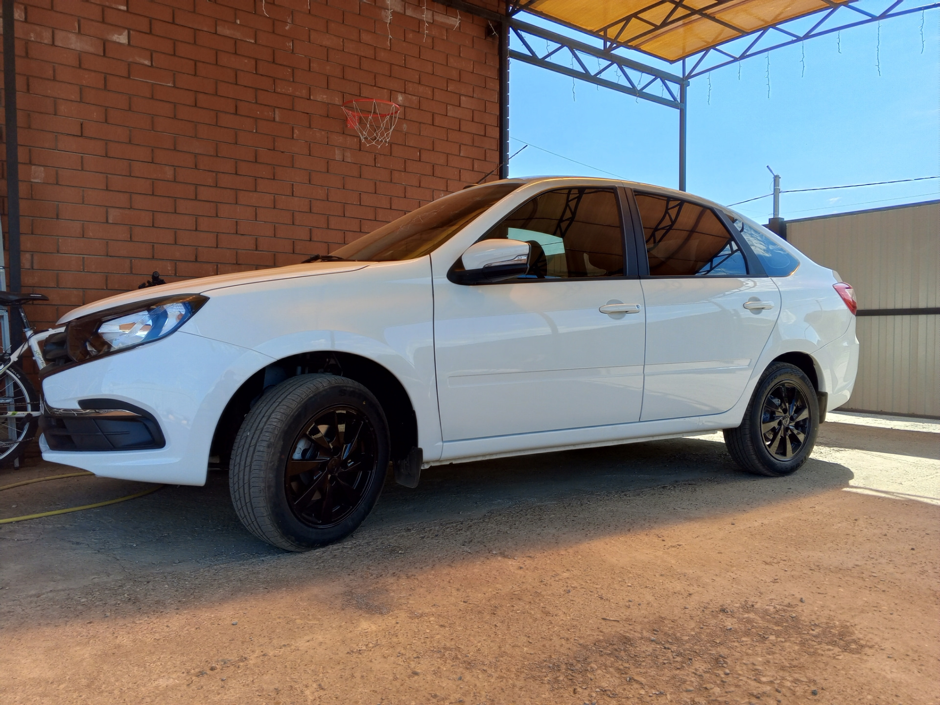 #3 колеса и тонировка — Lada Гранта Лифтбек (2G), 1,6 л, 2024 года ...