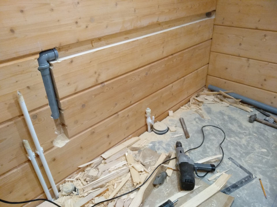 Как правильно организовать канализацию в деревянном доме для ПМЖ?