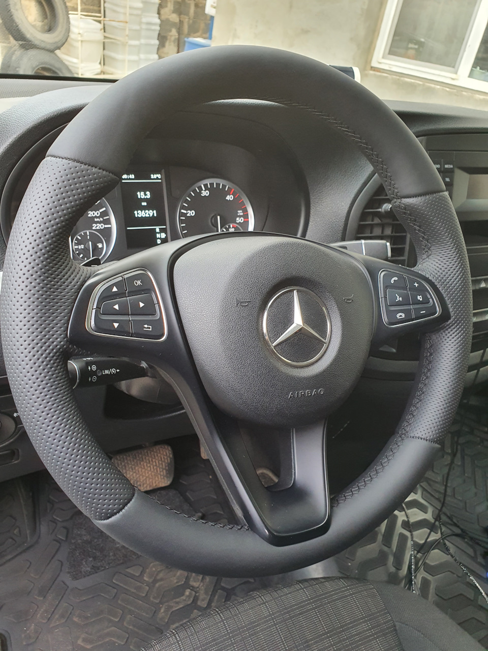 Перетяжка руля кожей. — Mercedes-Benz Vito (3G), 2,1 л, 2016 года ...