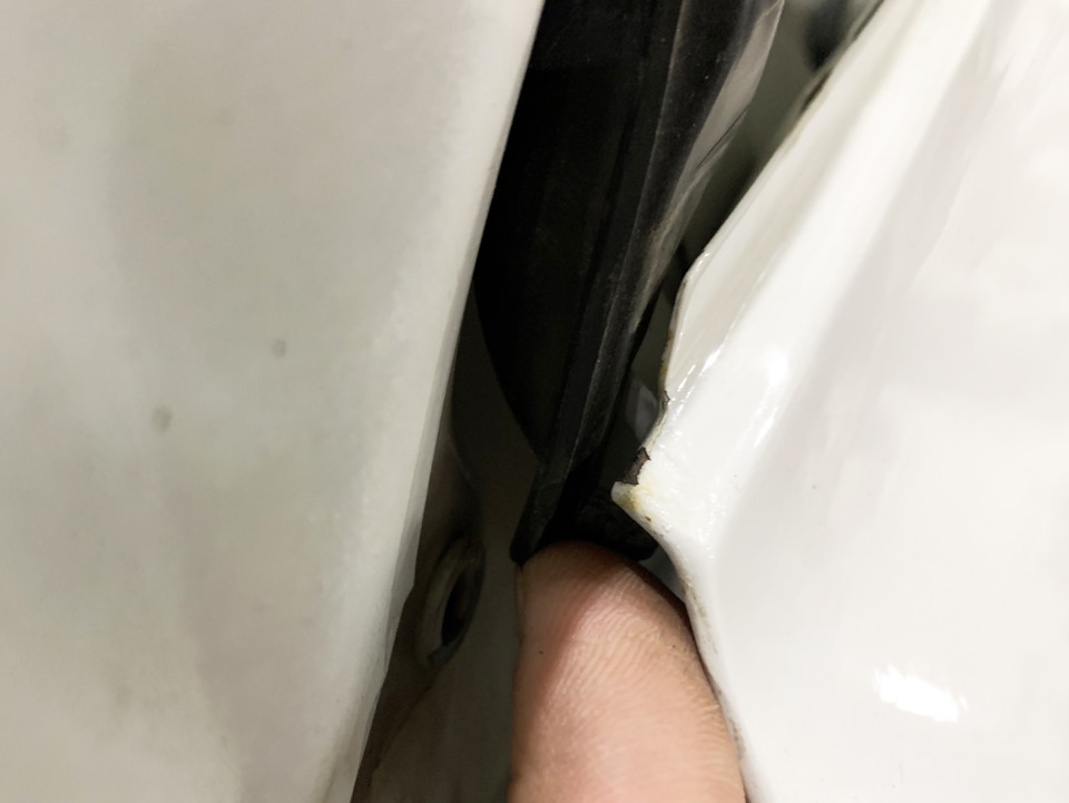 Передняя левая дверь — Volvo XC60 (1G)