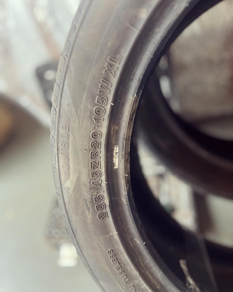 Шины летние 255/45 R20, литые диски Volvo 8Jx20 ET50 5x108 на Volvo ...