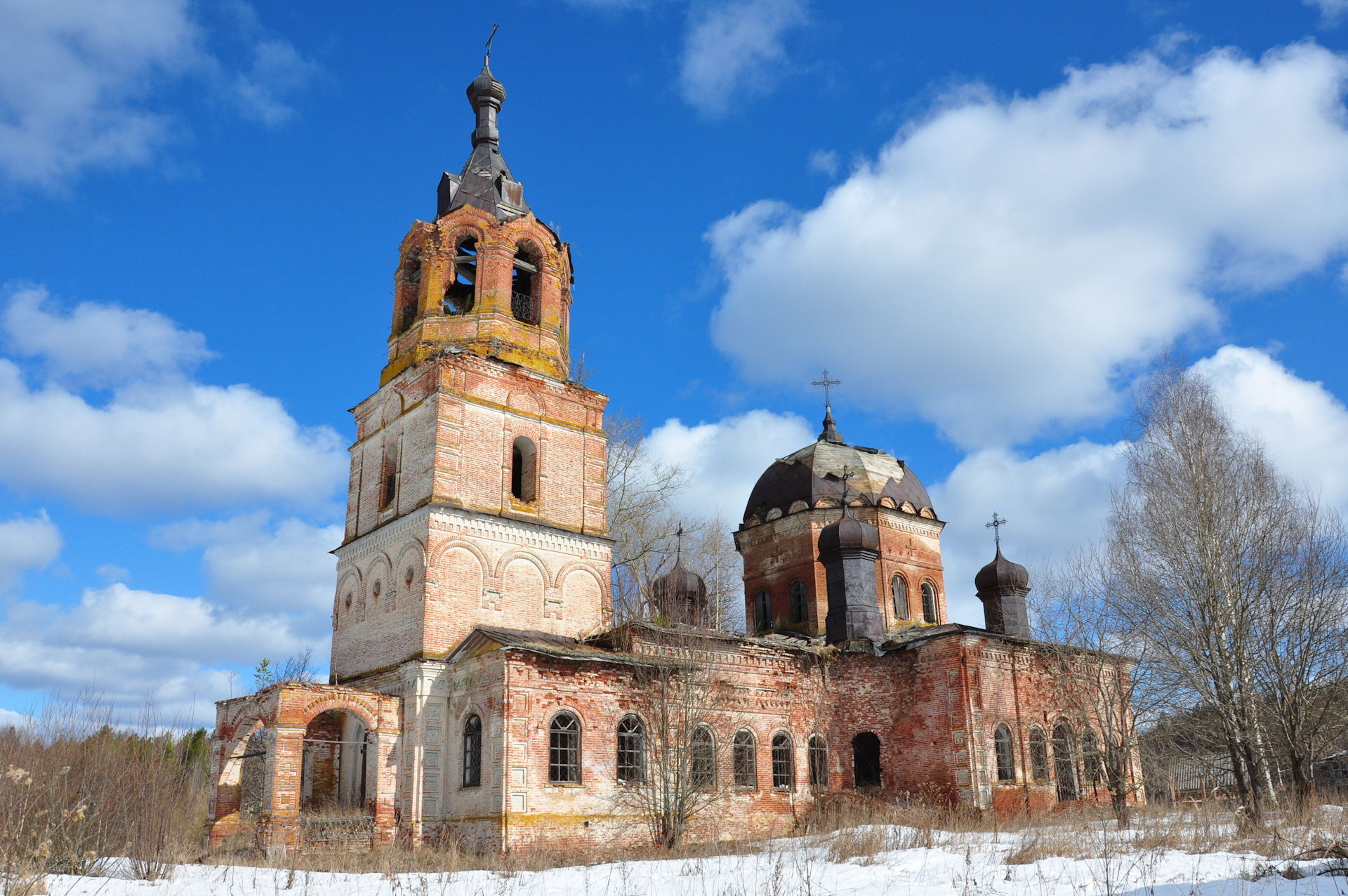 Шолга Церковь