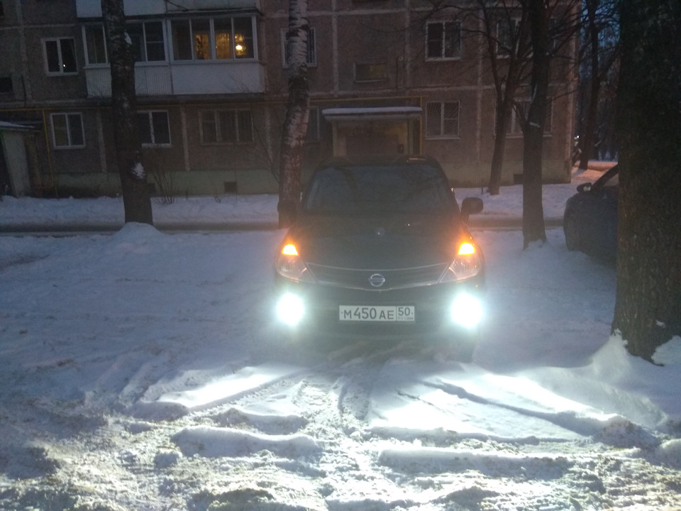 Ещё 7000 и лампы в габариты. — Nissan Tiida (1G), 1,6 л, 2012 года ...