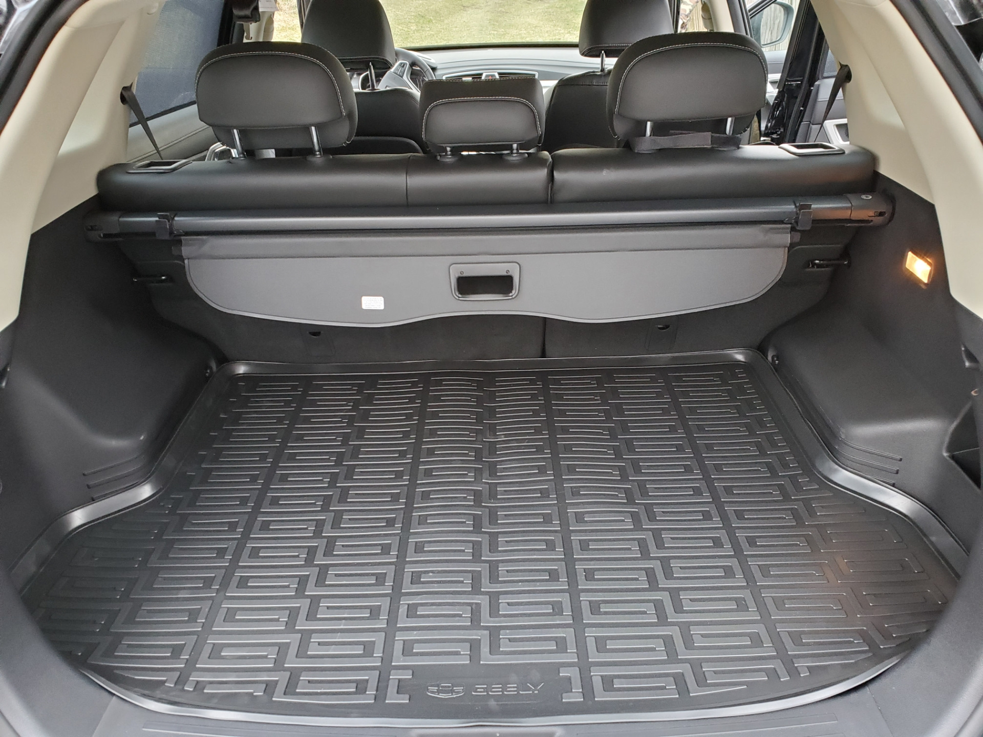 Фотографии Geely Atlas (NL-3) - Салон - Черный - Car2Sale - Автомобильный портал