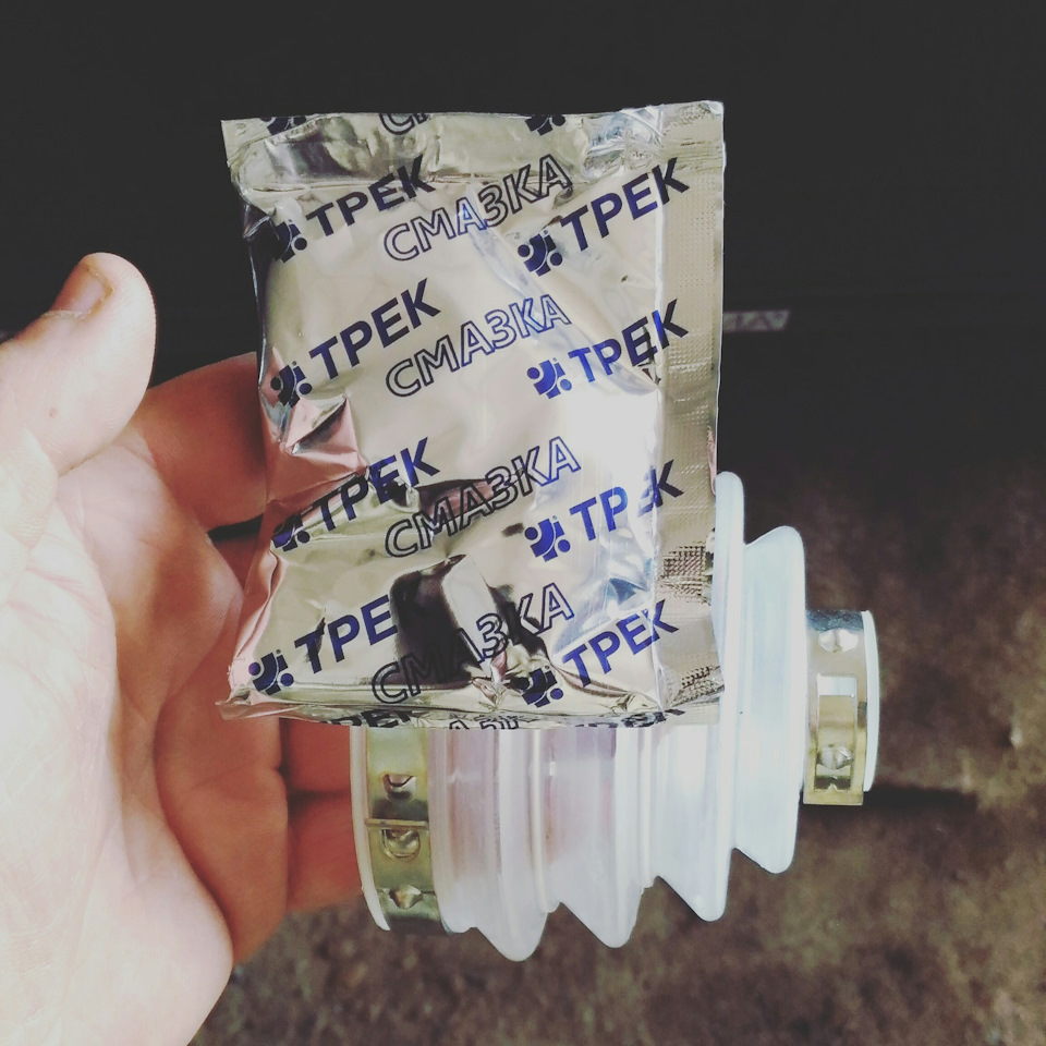 Замена пыльника гранаты (лн) — Lada Приора универсал, 1,6 л, 2011 года ...