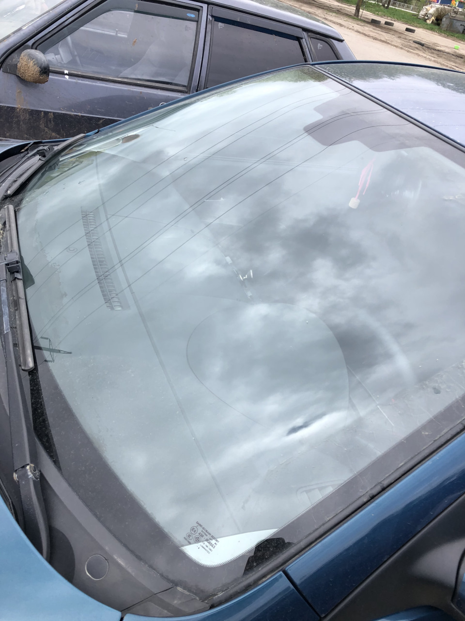 Замена лобового стекла — Mazda 3 (1G) BK, 1,6 л, 2006 года | визит на ...