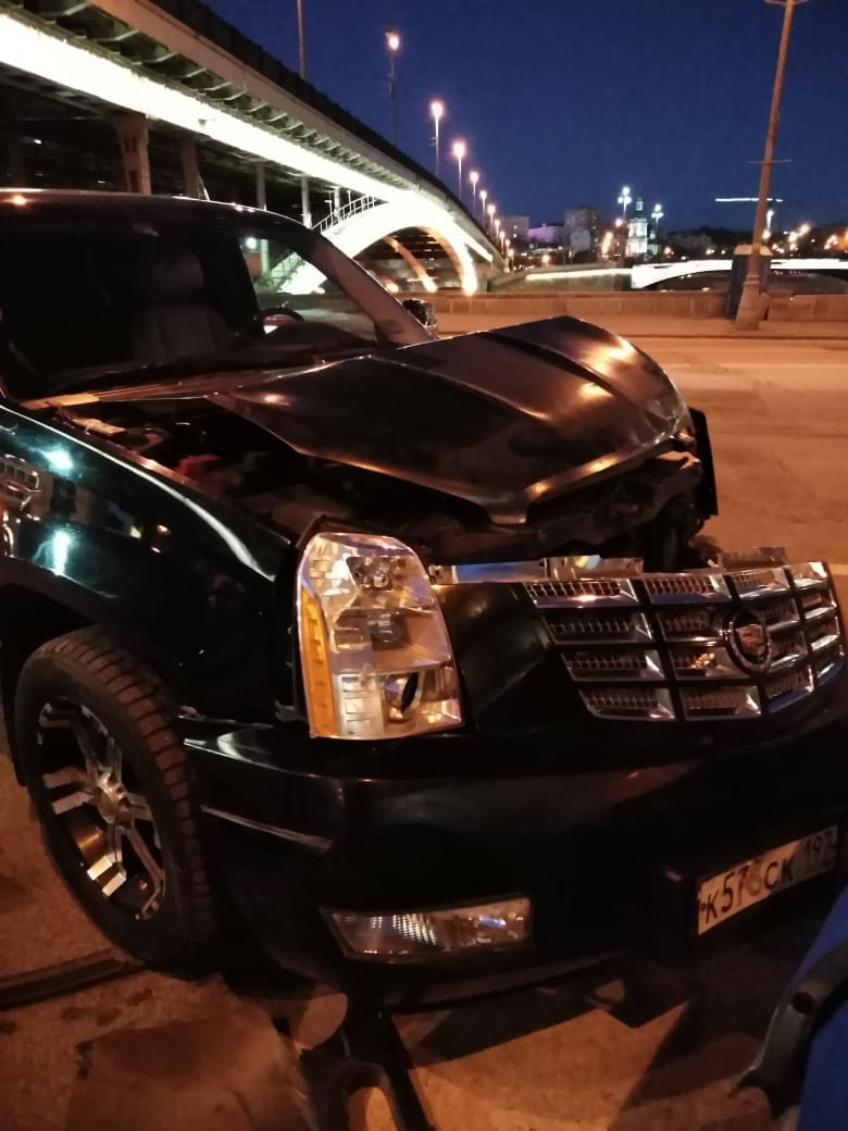 Фото в бортжурнале Cadillac Escalade (3G)